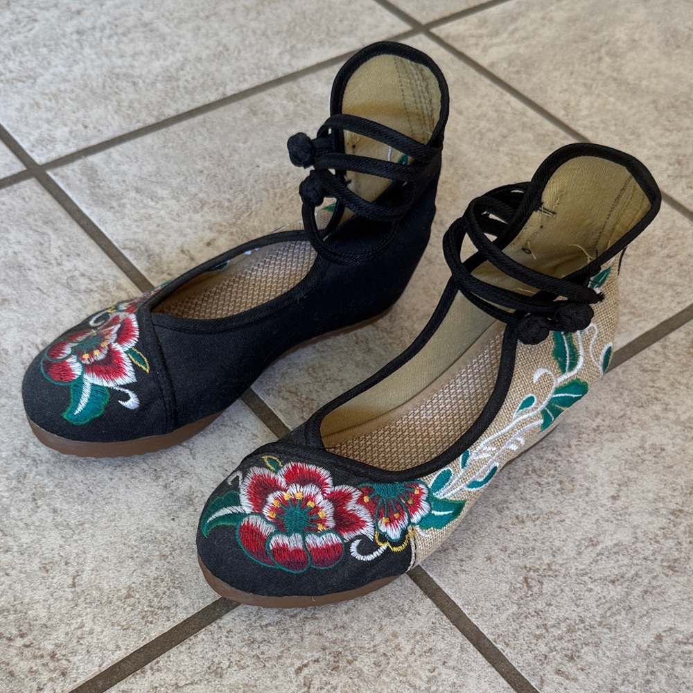Embroidered Floral Women's Shoes